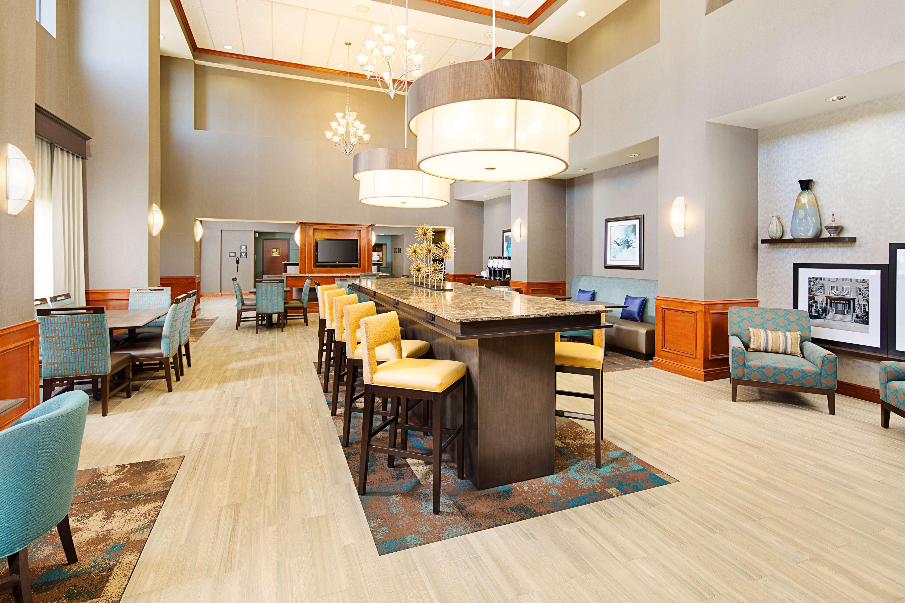 Hampton Inn & Suites - Мансфилд Экстерьер фото