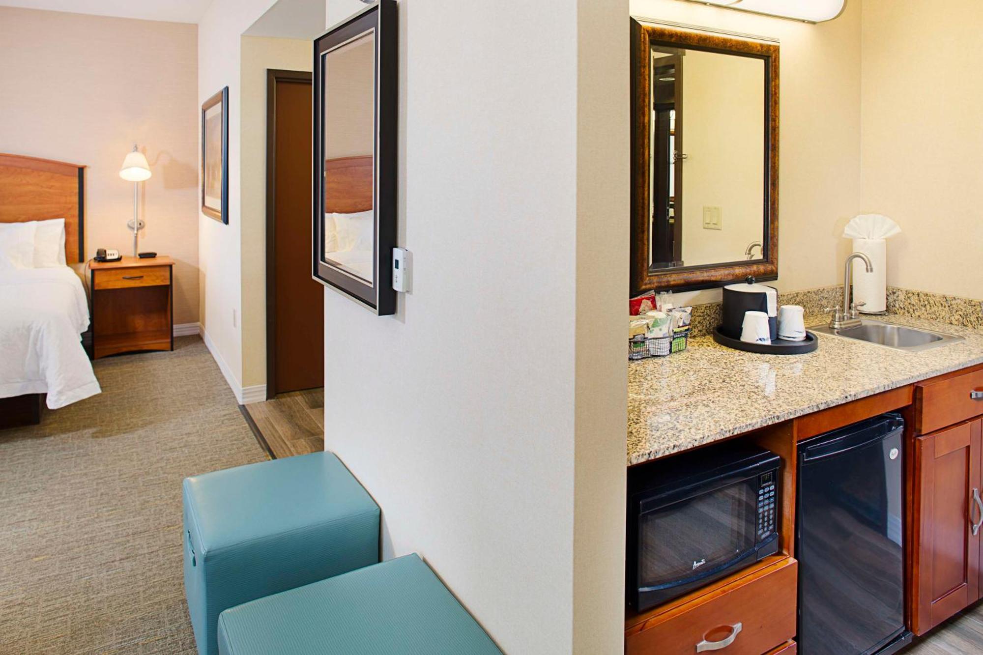 Hampton Inn & Suites - Мансфилд Экстерьер фото